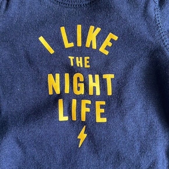 Carters Newborn Size Onesie "I Like the Nightlife" - Picture 2 of 6